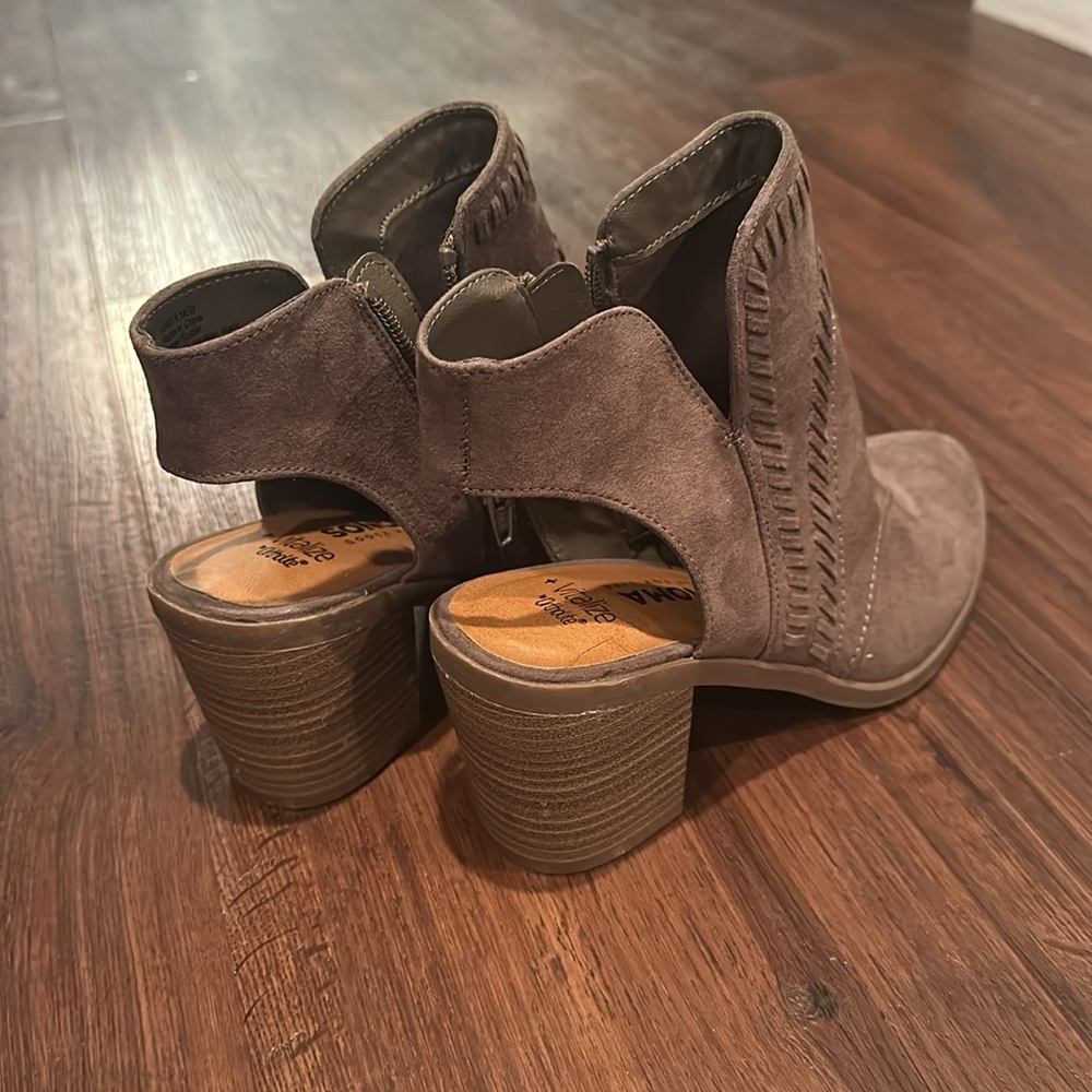 Booties - Picture 4 of 7